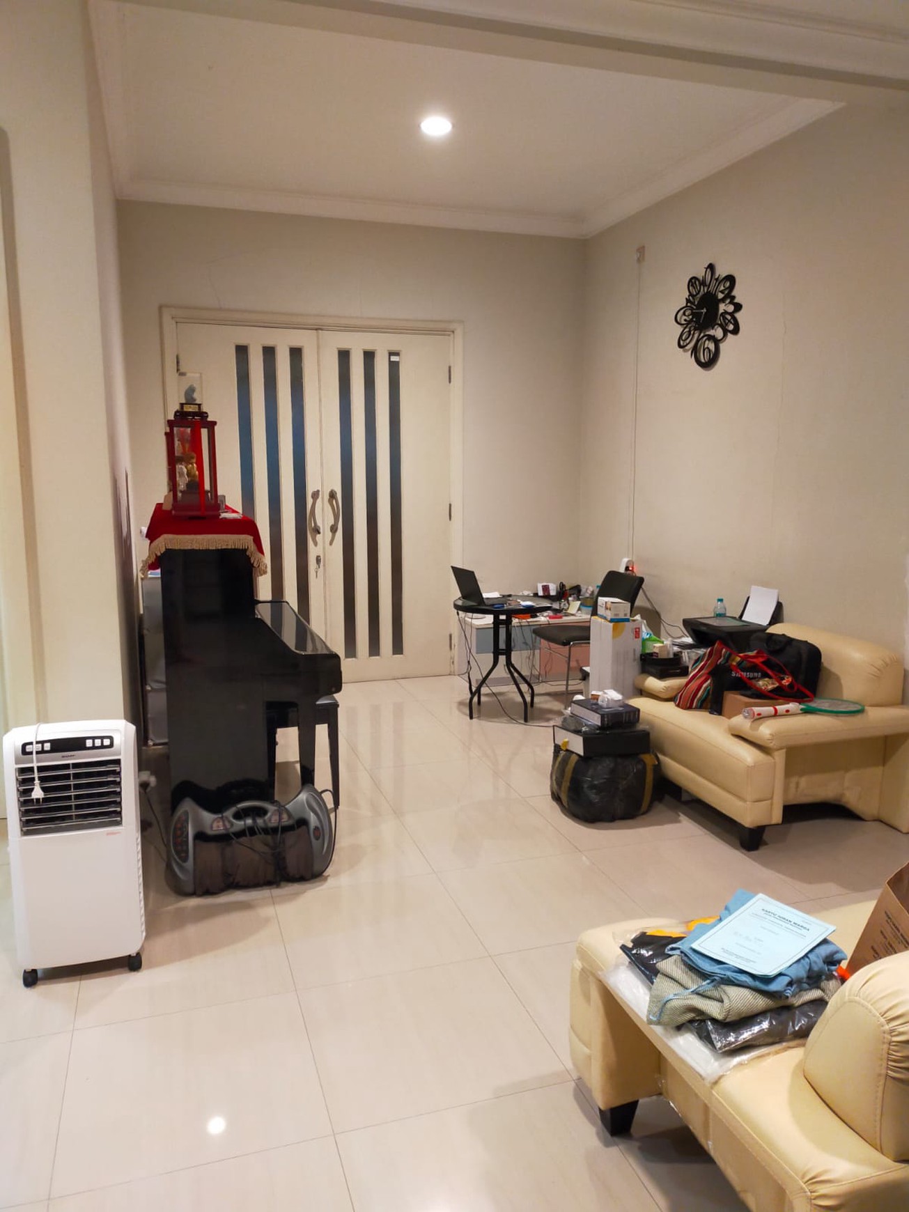 MURAH LUAS Dijual Rumah Wisata Bukit Mas 2 Palais De Luxemburg SEMI Furnished Modern 5 Kamar Tidur Dekat Citraland, Pakuwon Mall, Royal Residence