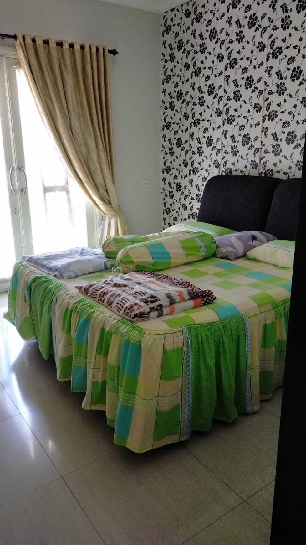 MURAH LUAS Dijual Rumah Wisata Bukit Mas 2 Palais De Luxemburg SEMI Furnished Modern 5 Kamar Tidur Dekat Citraland, Pakuwon Mall, Royal Residence