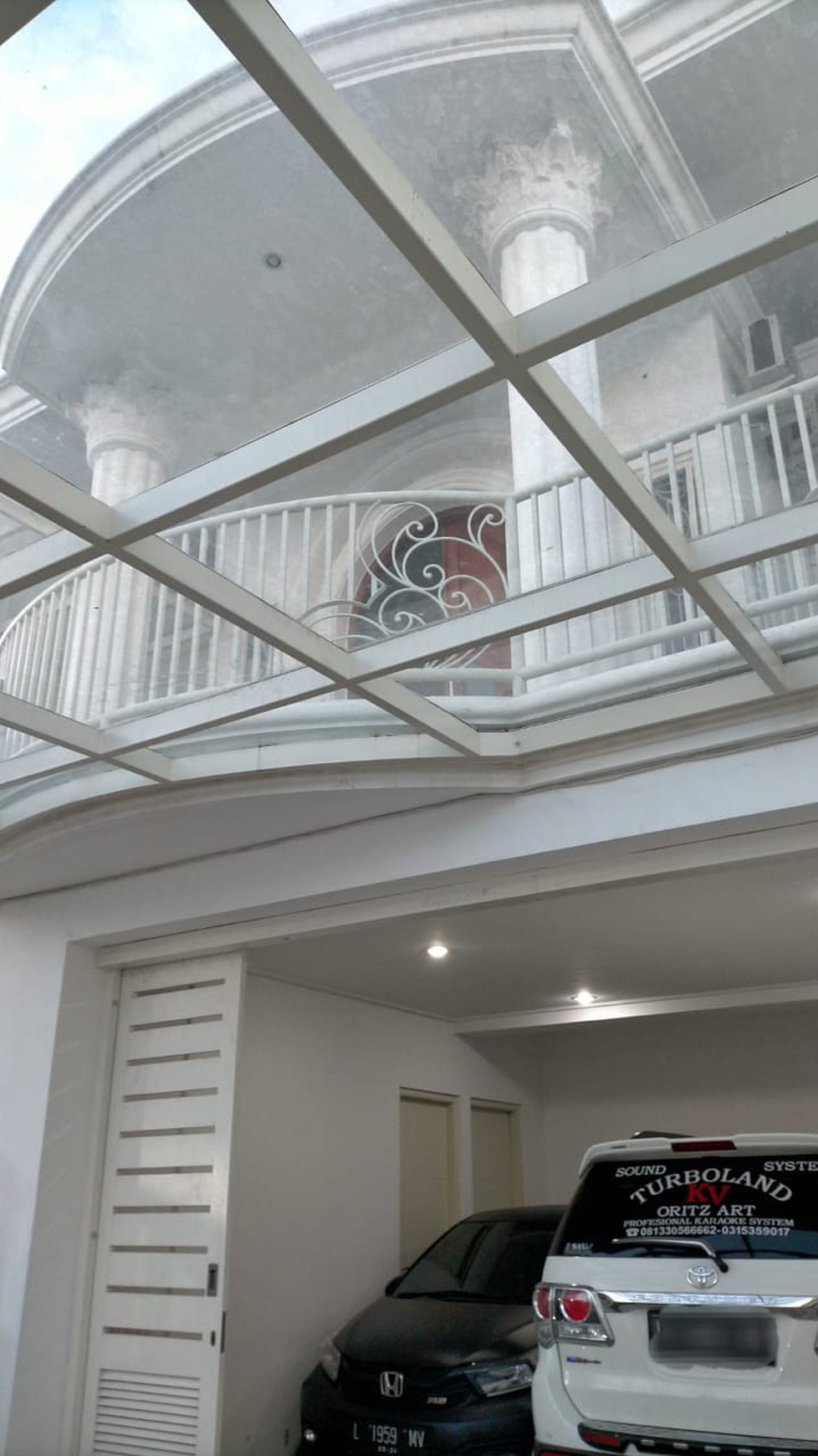 Dijual Rumah Surabaya Pusat Kota Jalan Petemon - Full Furnished Plus Ada Kolam Renang - Garasi Carport Masuk 4 Mobil Dekat Jalan Tidar, Bubutan, Kedung Doro , Arjuno