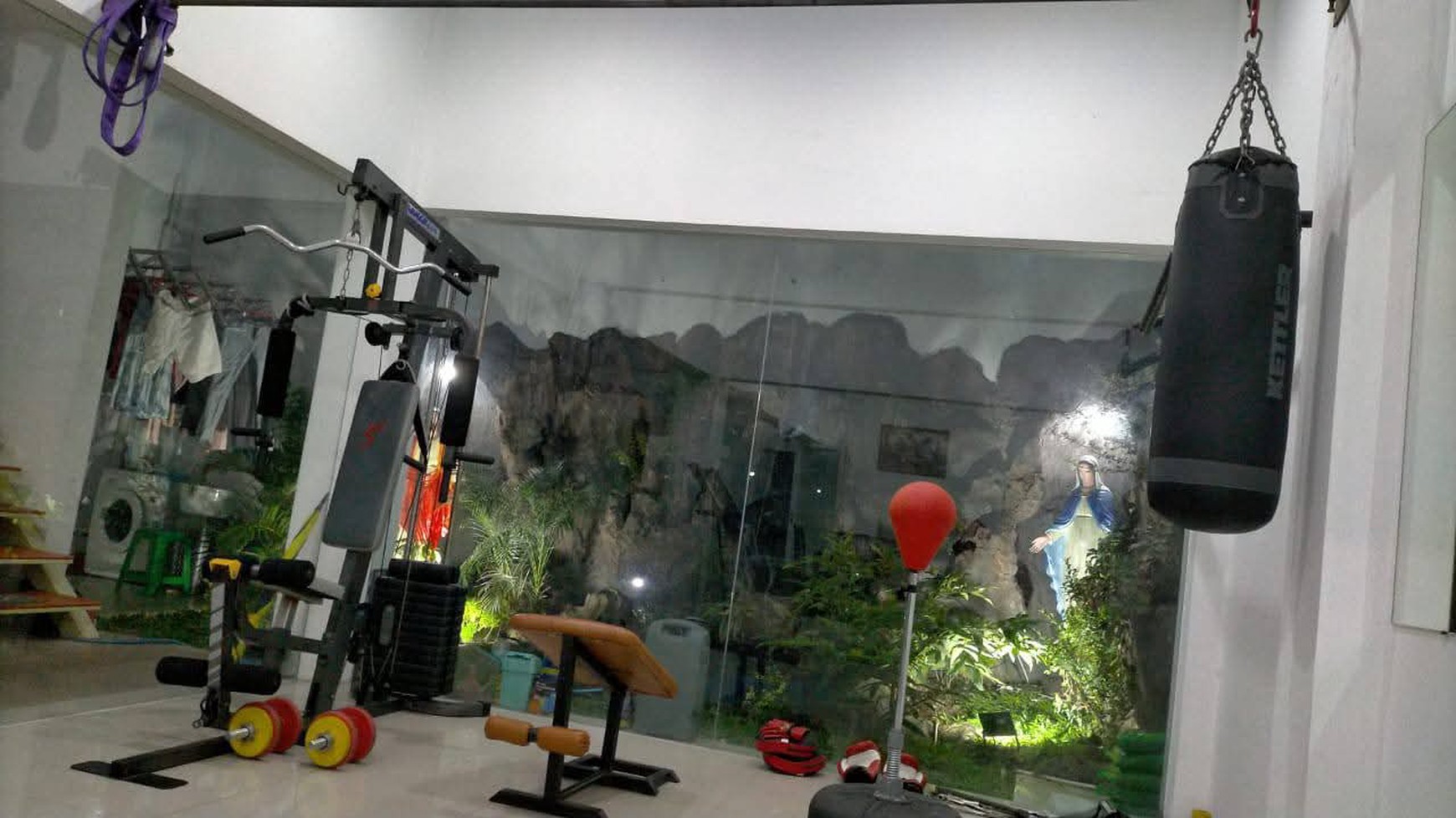 Dijual Rumah Surabaya Pusat Kota Jalan Petemon - Full Furnished Plus Ada Kolam Renang - Garasi Carport Masuk 4 Mobil Dekat Jalan Tidar, Bubutan, Kedung Doro , Arjuno