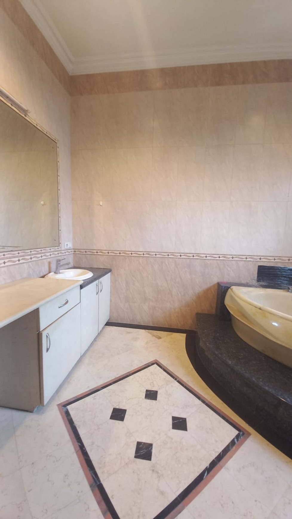 Dijual Rumah 2 Lantai Lokasi Di Bintaro Sektor 9, Tangerang Selatan