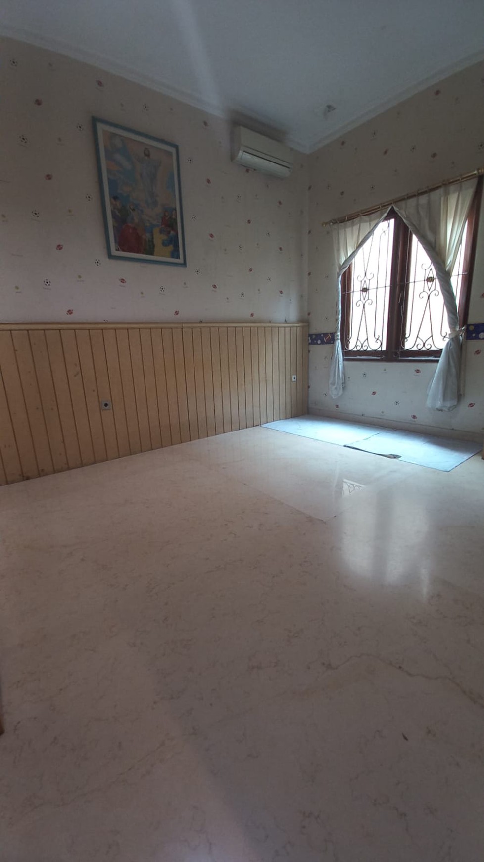 Dijual Rumah 2 Lantai Lokasi Di Bintaro Sektor 9, Tangerang Selatan