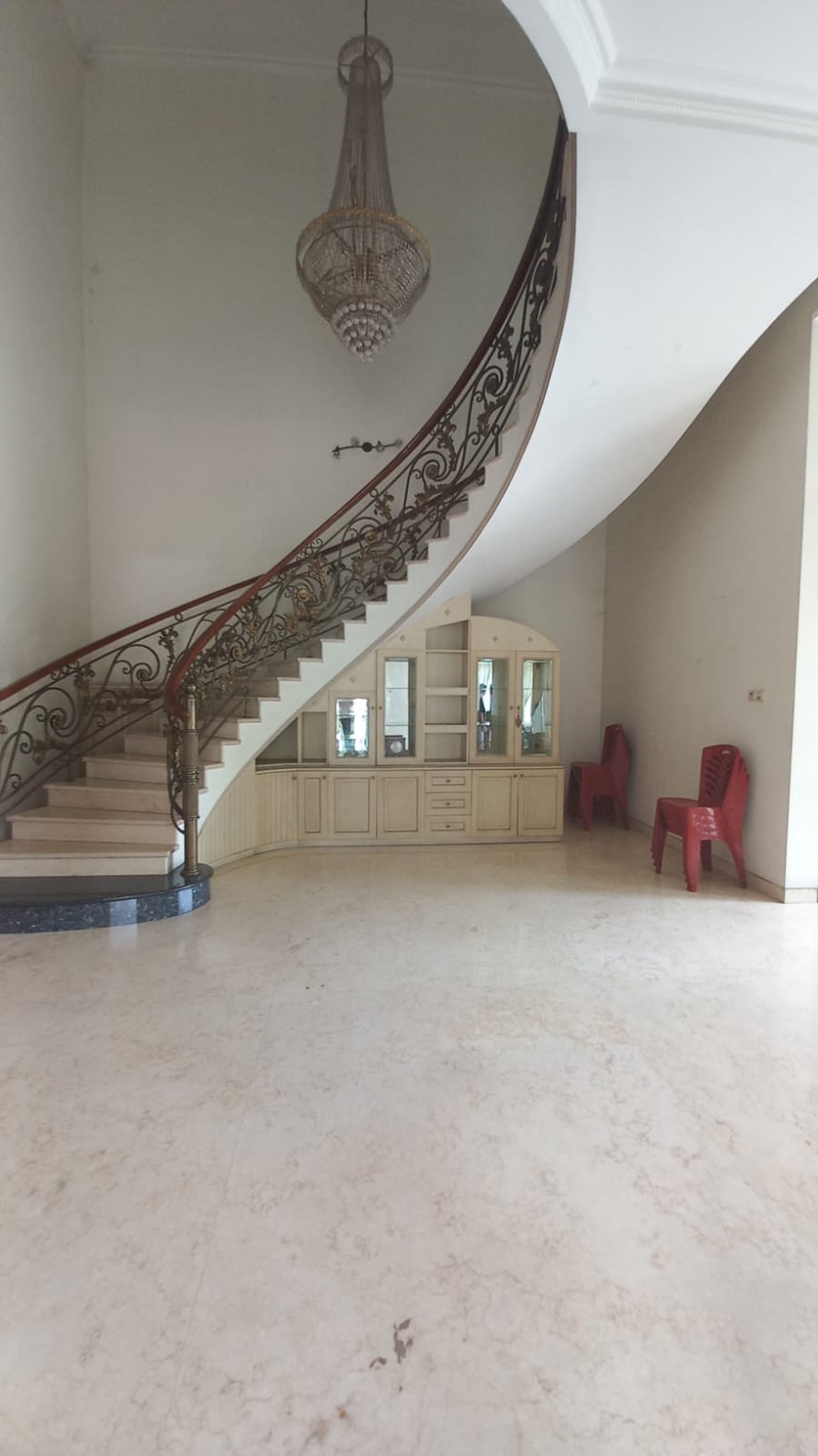 Dijual Rumah 2 Lantai Lokasi Di Bintaro Sektor 9, Tangerang Selatan