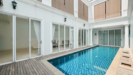 Rumah 2 lantai Baru renov siap Huni ,ada Kolam renang di Pulo Mas Jakarta Timur