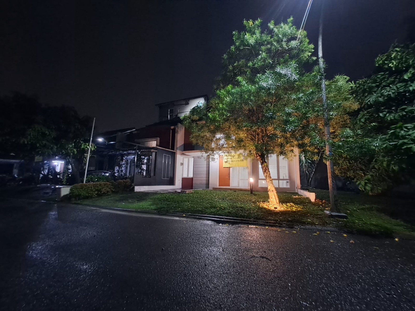 Rumah Modern Minimalis, di Citragran Cibubur dekat Kota Wisata, Sentul City