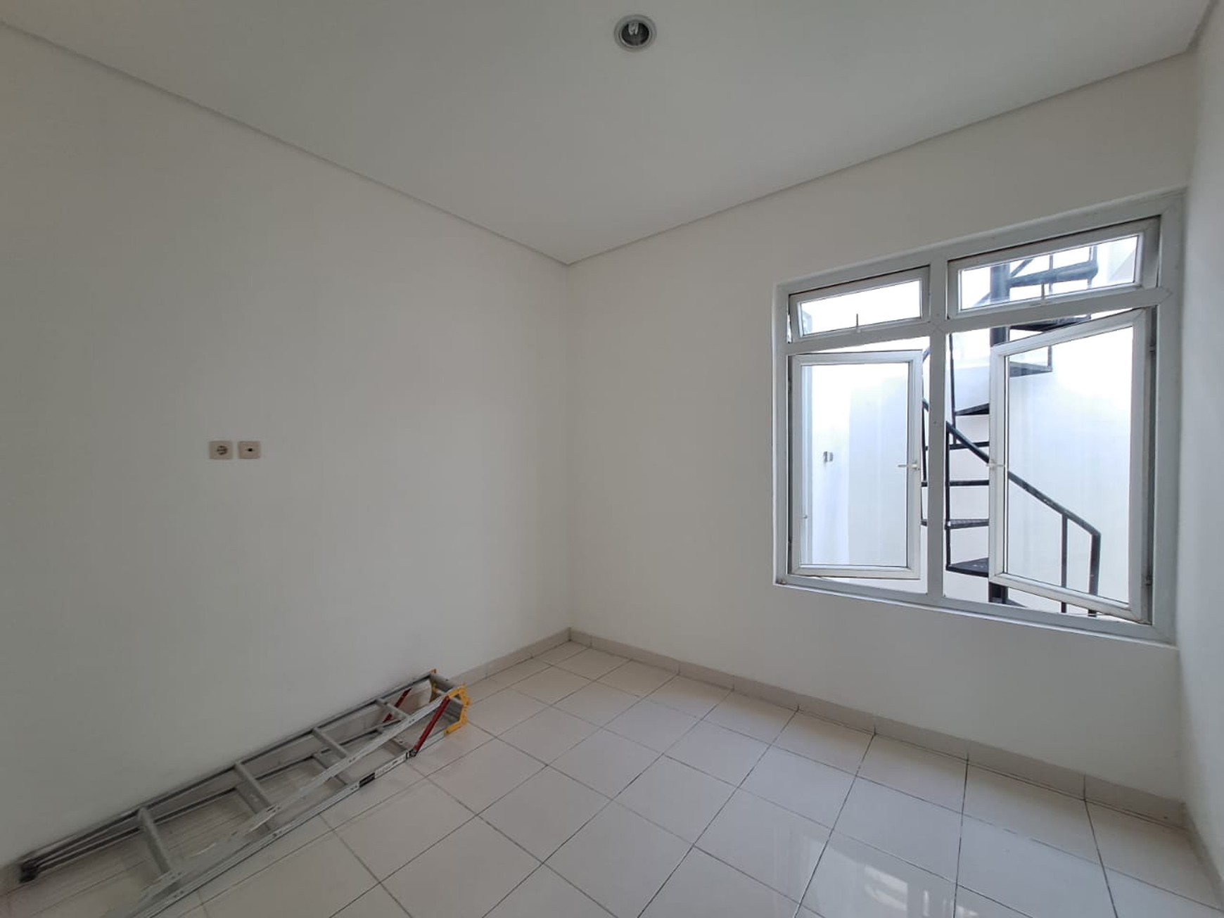 Rumah Modern Minimalis, di Citragran Cibubur dekat Kota Wisata, Sentul City