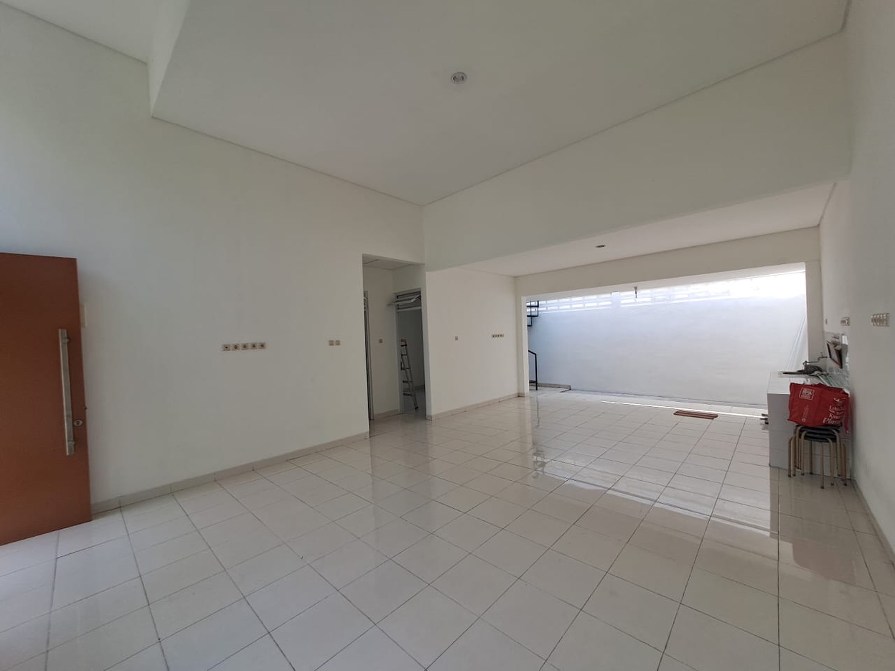 Rumah Modern Minimalis, di Citragran Cibubur dekat Kota Wisata, Sentul City