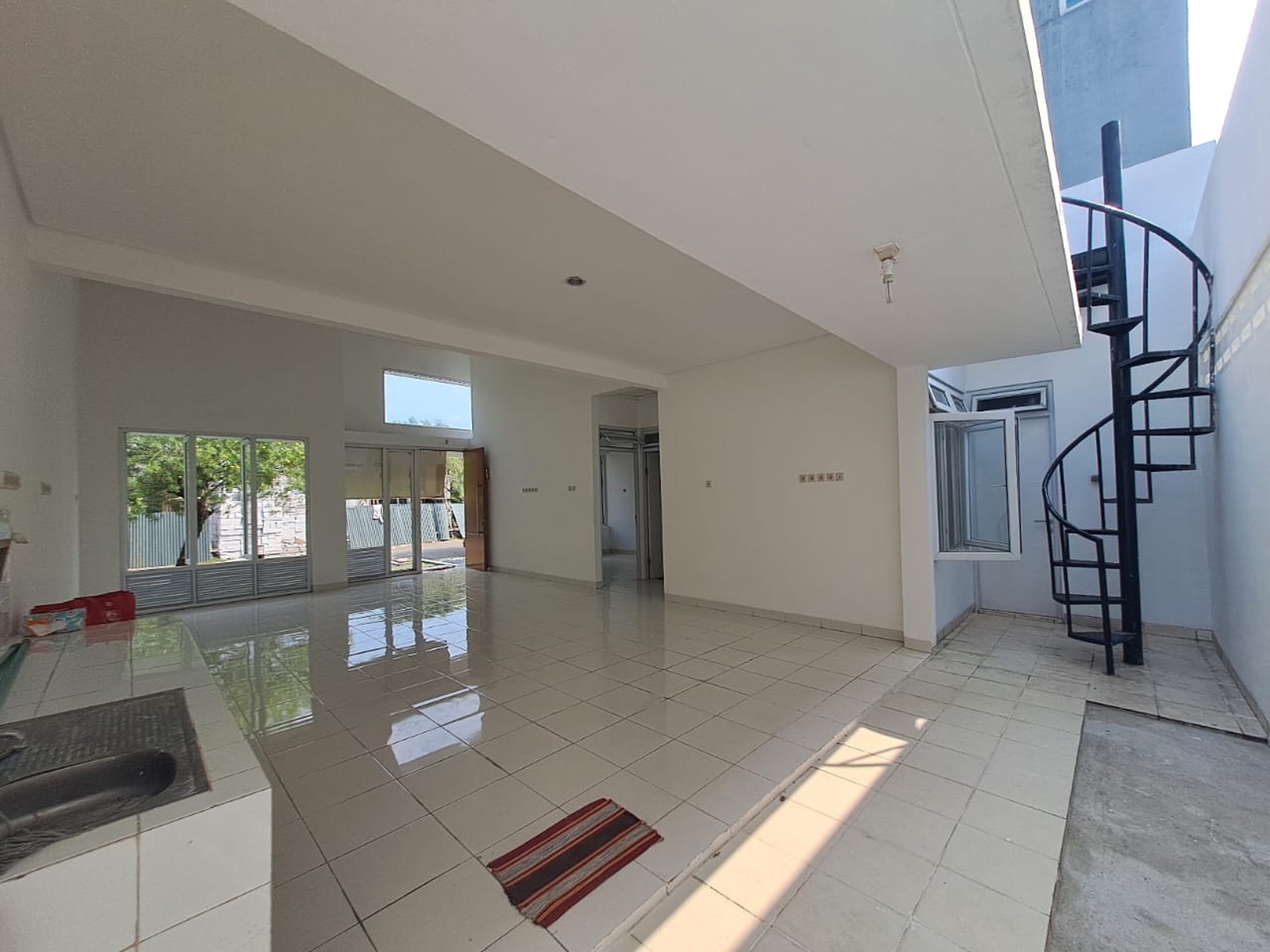 Rumah Modern Minimalis, di Citragran Cibubur dekat Kota Wisata, Sentul City
