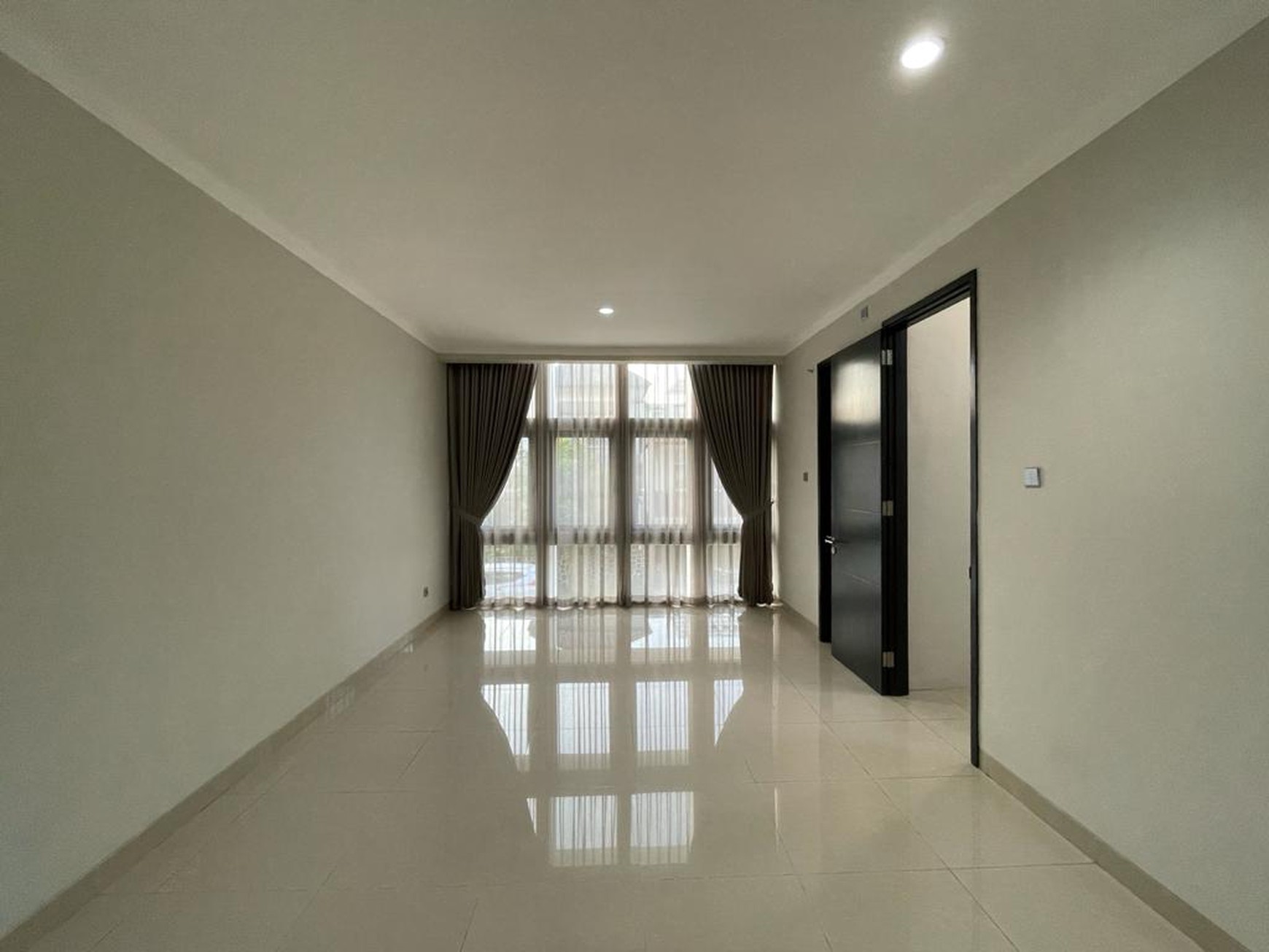 Rumah Mewah Asri dan Nyaman di Kebayoran Bintaro / Luxury and Comfort House in Kebayoran Bintaro FOR SALE / FOR RENT
