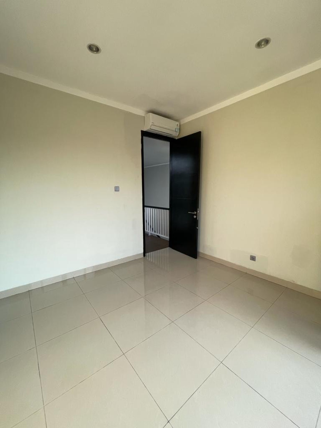 Rumah Mewah Asri dan Nyaman di Kebayoran Bintaro / Luxury and Comfort House in Kebayoran Bintaro FOR SALE / FOR RENT