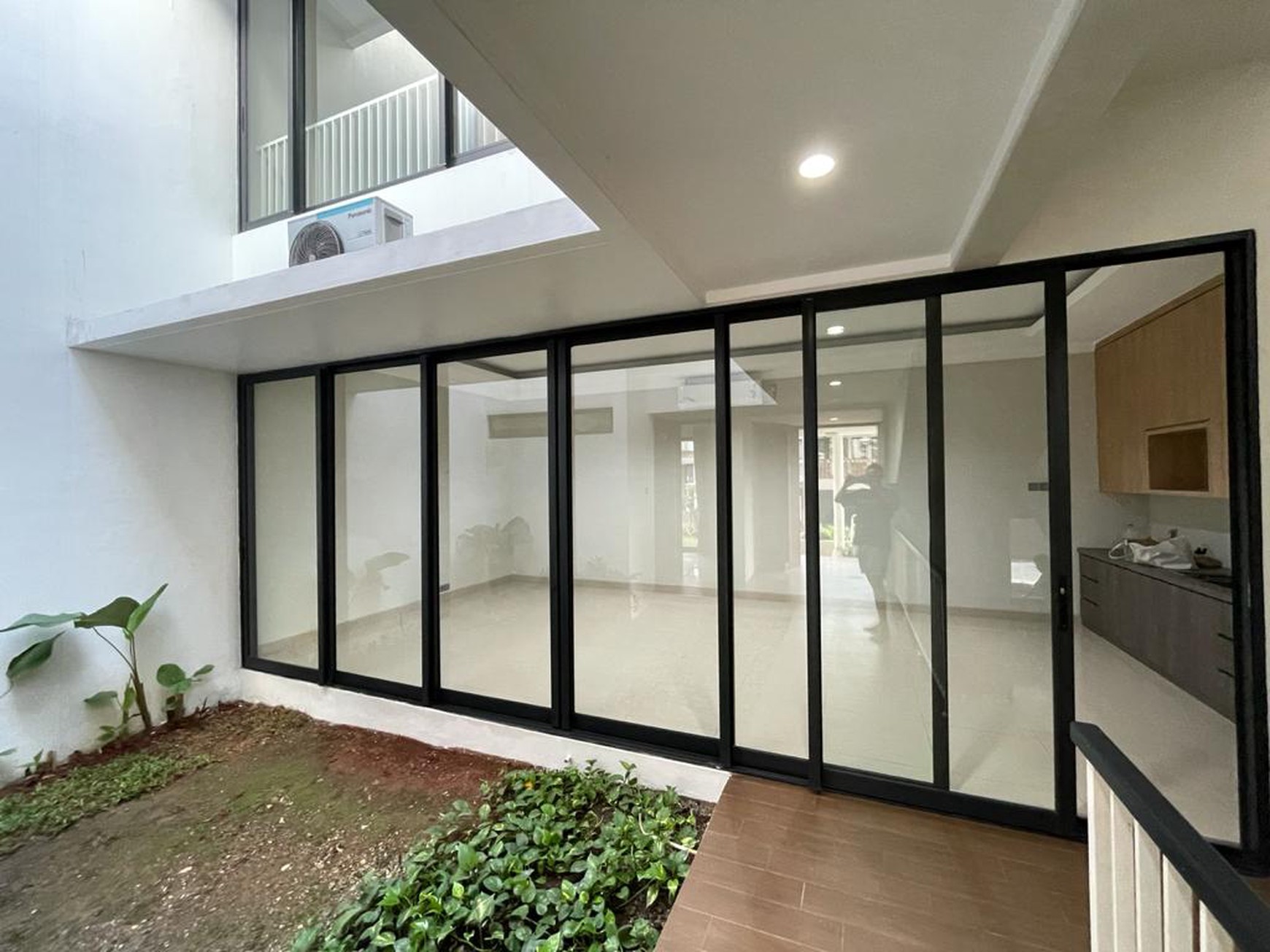 Rumah Mewah Asri dan Nyaman di Kebayoran Bintaro / Luxury and Comfort House in Kebayoran Bintaro FOR SALE / FOR RENT