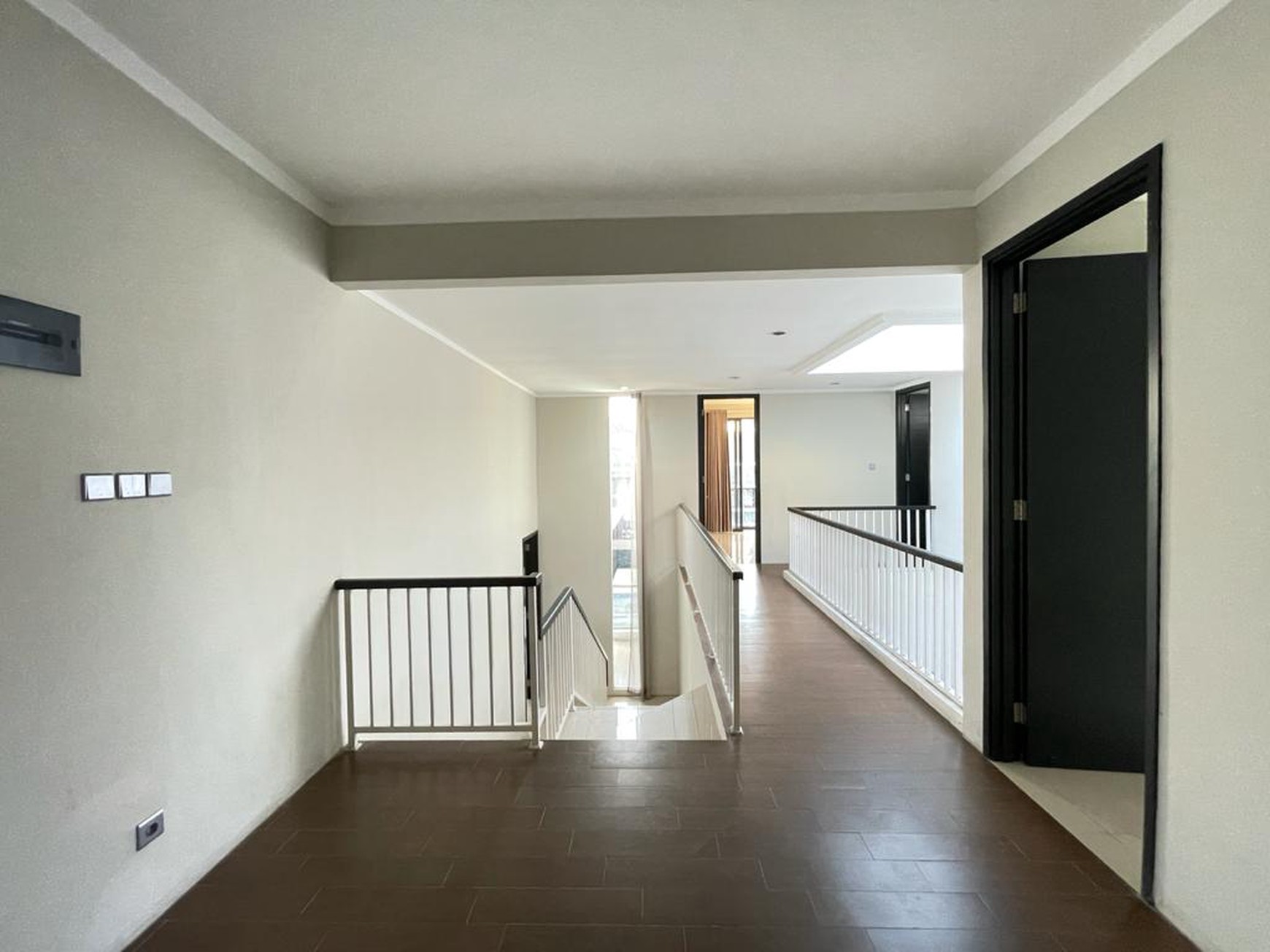 Rumah Mewah Asri dan Nyaman di Kebayoran Bintaro / Luxury and Comfort House in Kebayoran Bintaro FOR SALE / FOR RENT