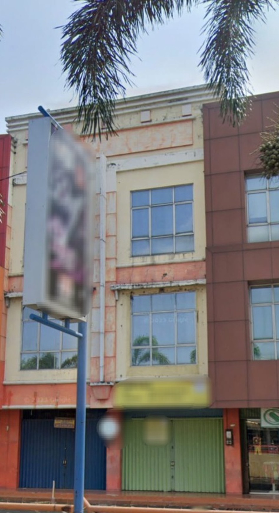 RUKO MALL CIKAMPEK POSISI DEPAN BERSEBELAHAN DENGAN KFC, KOPI KENANGAN & DEKAT PINTU MASUK MALL