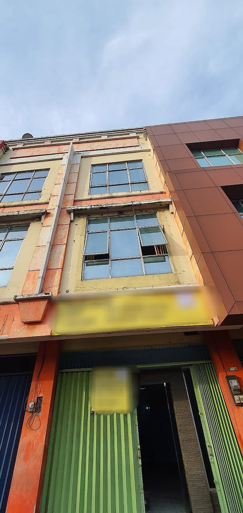 RUKO MALL CIKAMPEK POSISI DEPAN BERSEBELAHAN DENGAN KFC, KOPI KENANGAN & DEKAT PINTU MASUK MALL