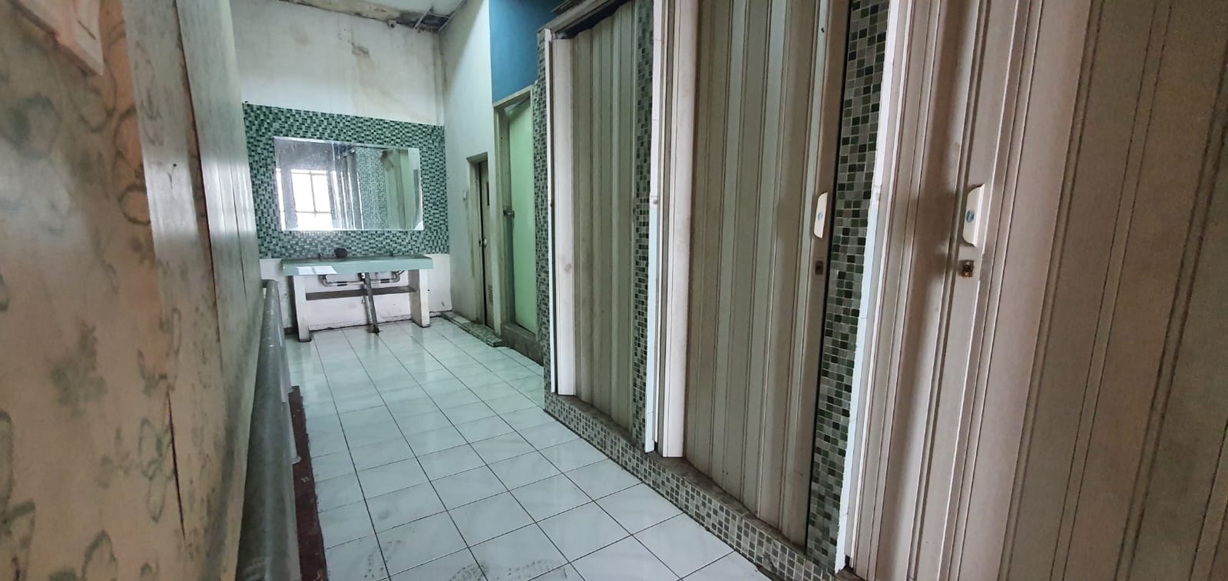 RUKO MALL CIKAMPEK POSISI DEPAN BERSEBELAHAN DENGAN KFC, KOPI KENANGAN & DEKAT PINTU MASUK MALL