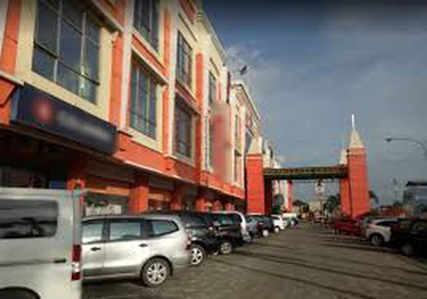 RUKO MALL CIKAMPEK POSISI DEPAN BERSEBELAHAN DENGAN KFC, KOPI KENANGAN & DEKAT PINTU MASUK MALL