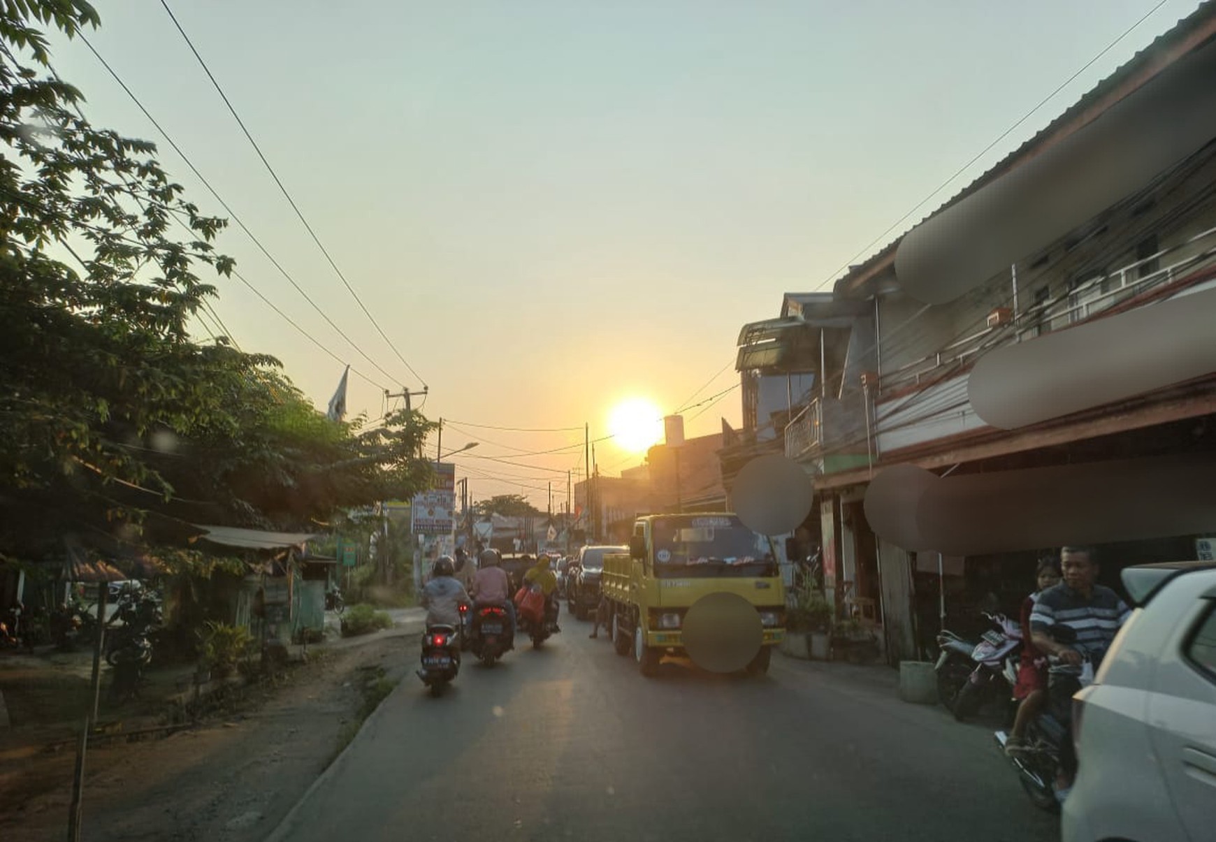 Lahan Komersial Strategis di Bekasi termasuk Bisnisnya , SPBU Aktif dan Minimarket , Harga terbaik.