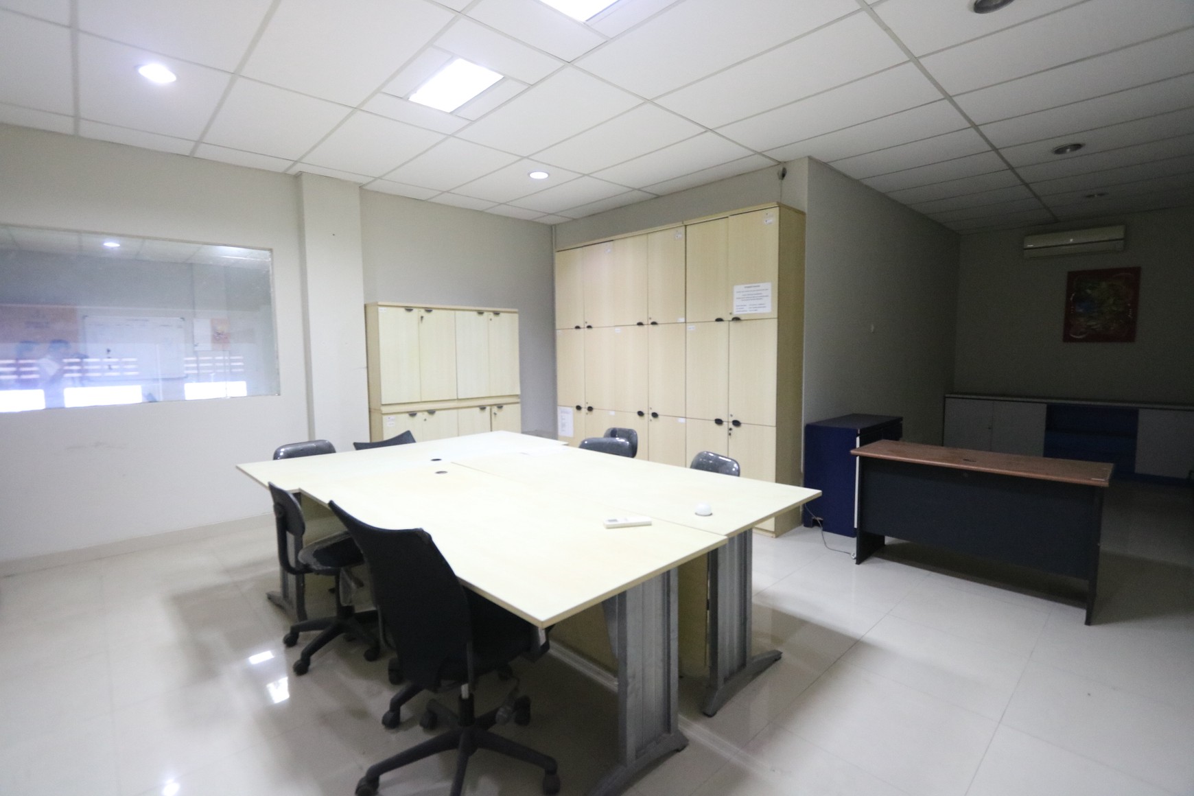 Gedung Bekas Showroom di Pancoran Mas, Depok, Jawa Barat Cocok untuk Dealer, Showroom, Bengkel, Kantor