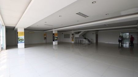 Gedung Bekas Showroom di Pancoran Mas, Depok, Jawa Barat Cocok untuk Dealer, Showroom, Bengkel, Kantor