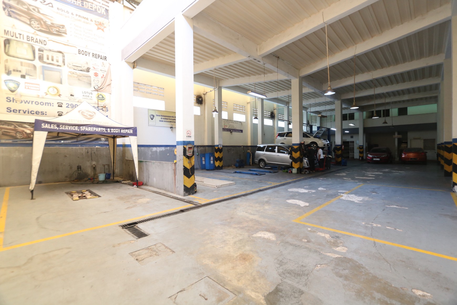 Gedung Bekas Showroom di Pancoran Mas, Depok, Jawa Barat Cocok untuk Dealer, Showroom, Bengkel, Kantor