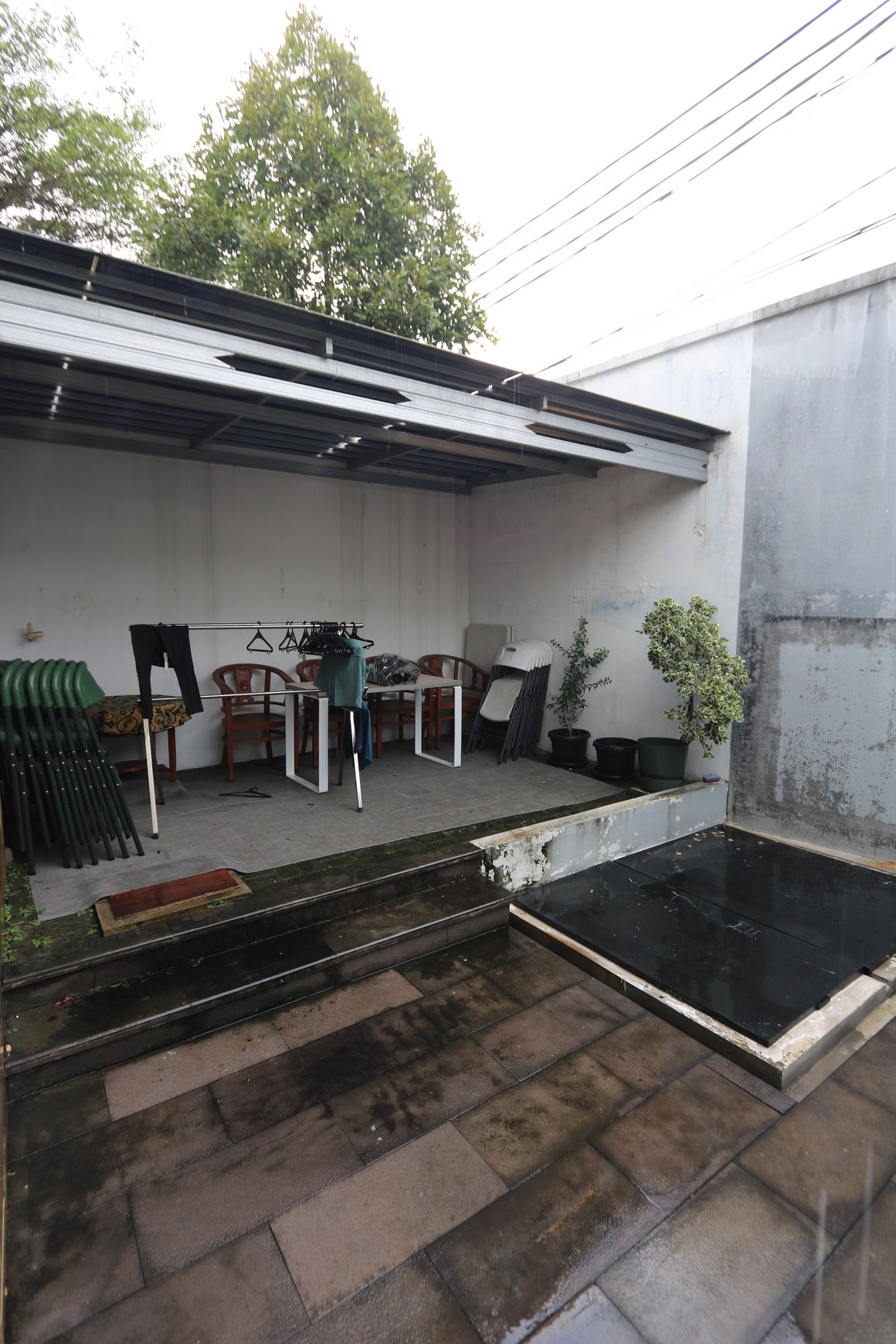 RUMAH MODERN MINIMALIS DENGAN KOLAM RENANG DI JATI PADANG PASAR MINGGU, DEKAT CILANDAK, TB SIMATUPANG / For Sale : A Modern & Minimalist Home with Pool