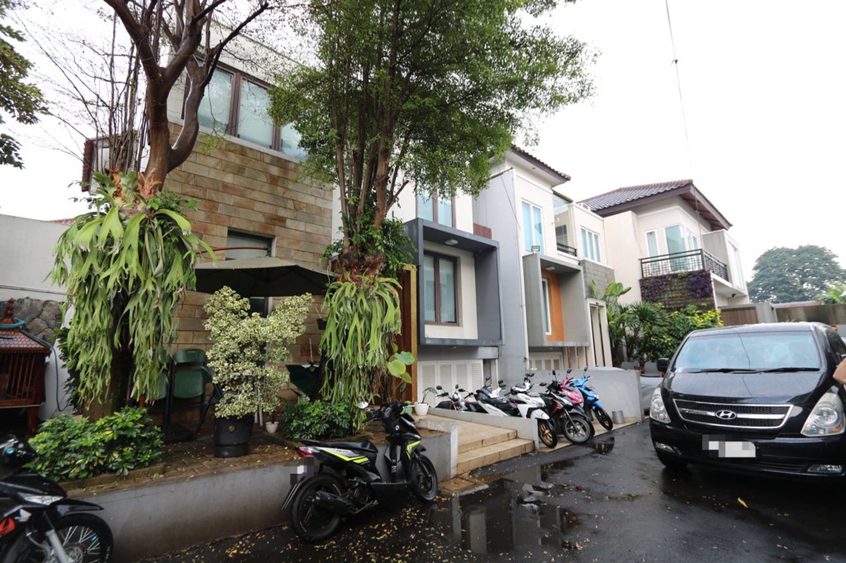 RUMAH MODERN MINIMALIS DENGAN KOLAM RENANG DI JATI PADANG PASAR MINGGU, DEKAT CILANDAK, TB SIMATUPANG / For Sale : A Modern & Minimalist Home with Pool