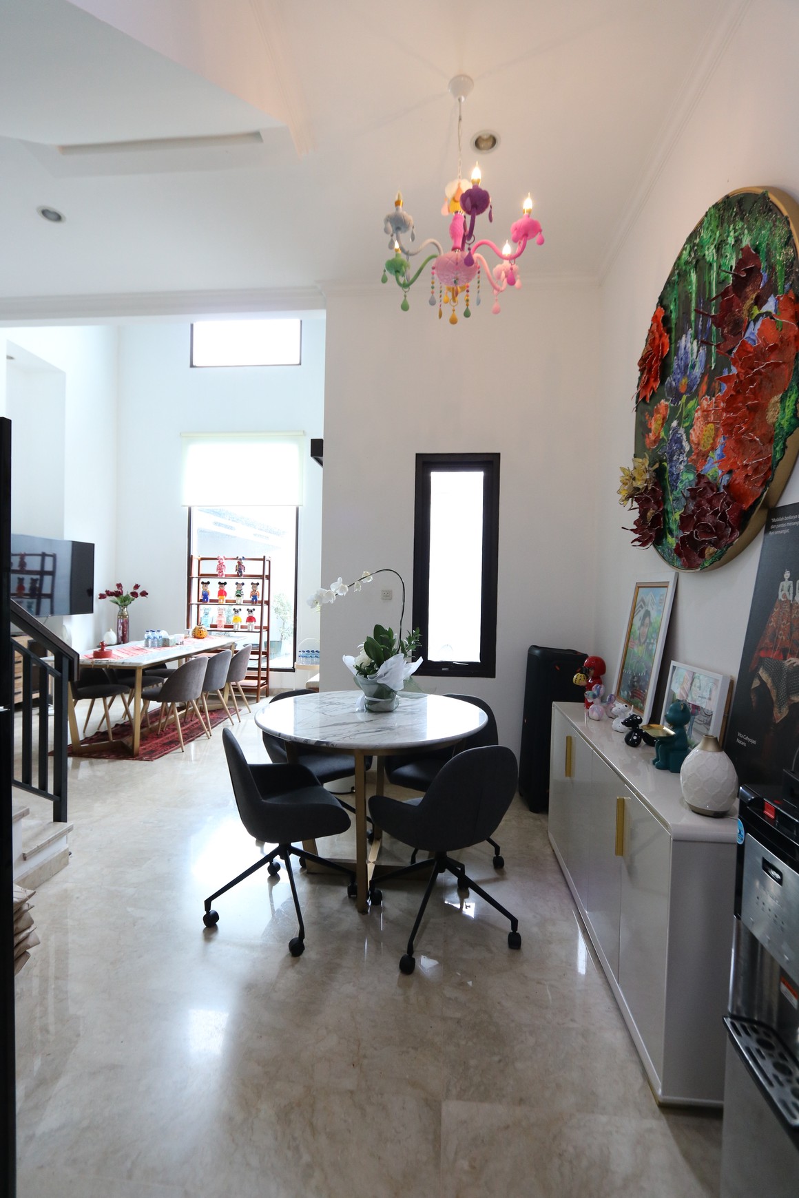 RUMAH MODERN MINIMALIS DENGAN KOLAM RENANG DI JATI PADANG PASAR MINGGU, DEKAT CILANDAK, TB SIMATUPANG / For Sale : A Modern & Minimalist Home with Pool