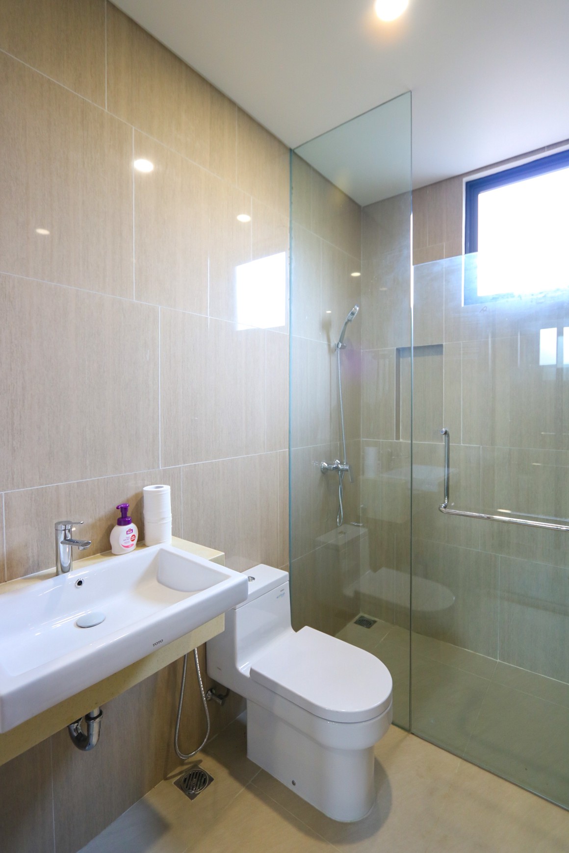 Rumah Hook Minimal dan Modern, Tanglin Parc, Sanctuary Collection Sentul, Suasana Pegunungan yang sejuk