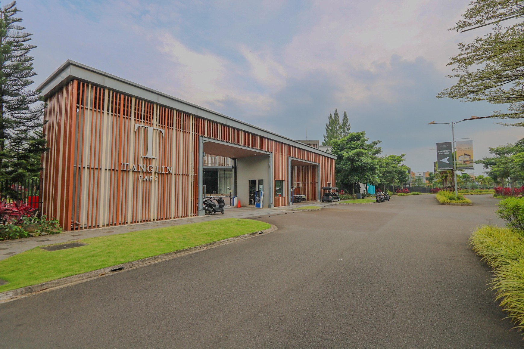 Rumah Hook Minimal dan Modern, Tanglin Parc, Sanctuary Collection Sentul, Suasana Pegunungan yang sejuk