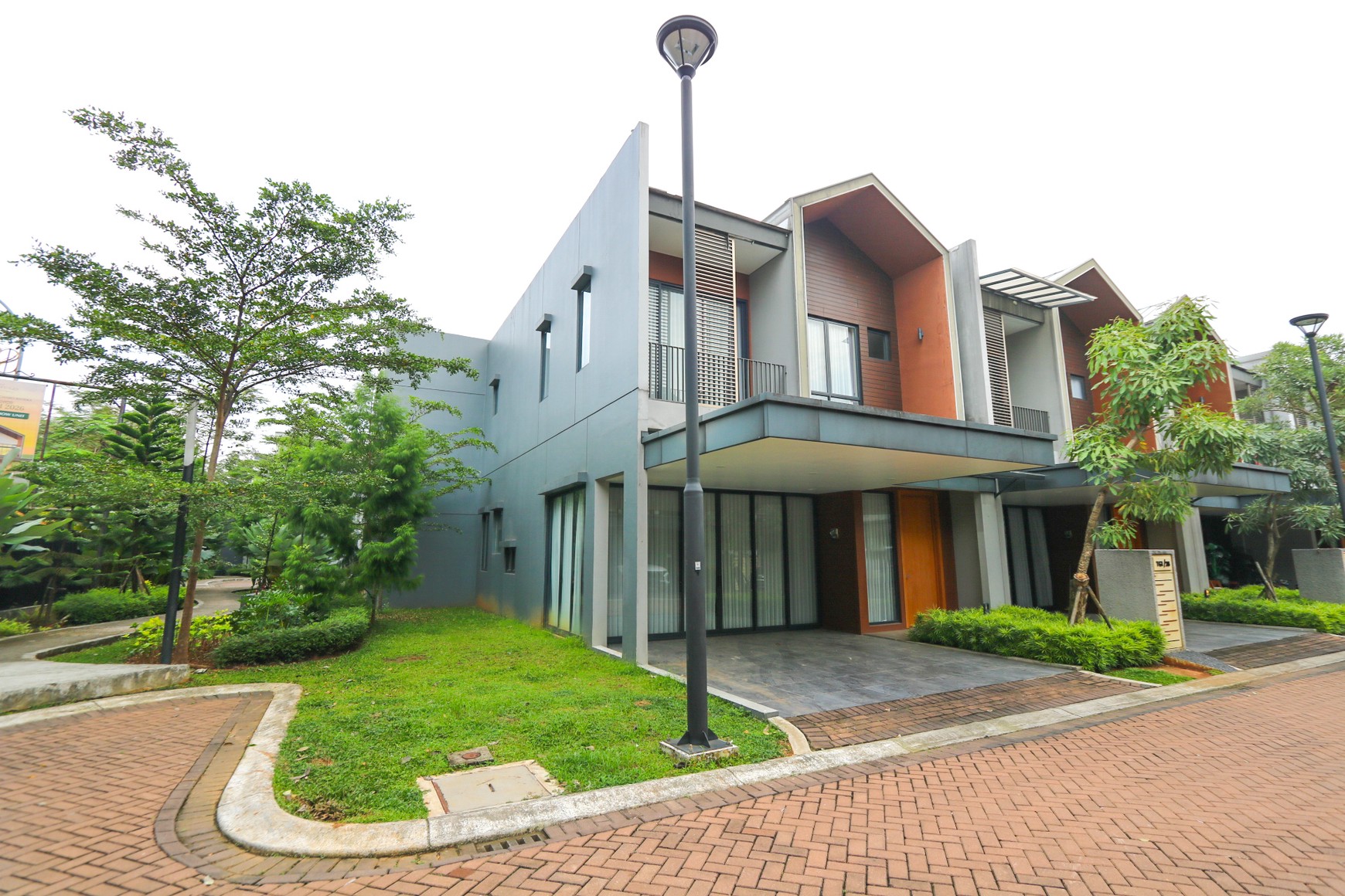 Rumah Hook Minimal dan Modern, Tanglin Parc, Sanctuary Collection Sentul, Suasana Pegunungan yang sejuk