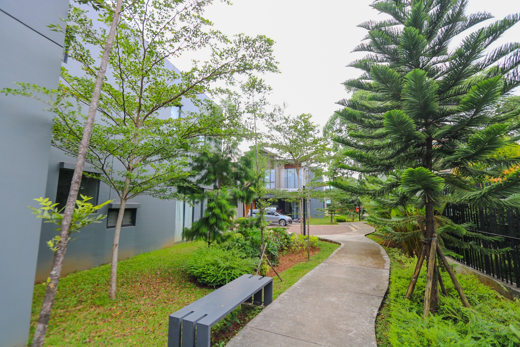 Rumah Hook Minimal dan Modern, Tanglin Parc, Sanctuary Collection Sentul, Suasana Pegunungan yang sejuk