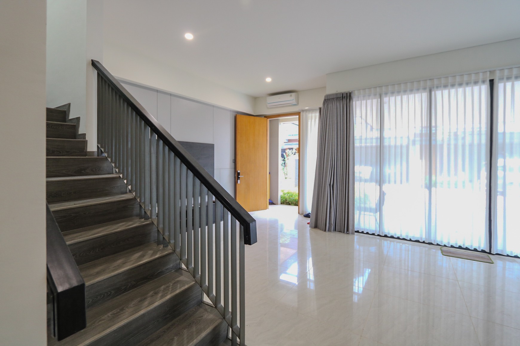 Rumah Hook Minimal dan Modern, Tanglin Parc, Sanctuary Collection Sentul, Suasana Pegunungan yang sejuk