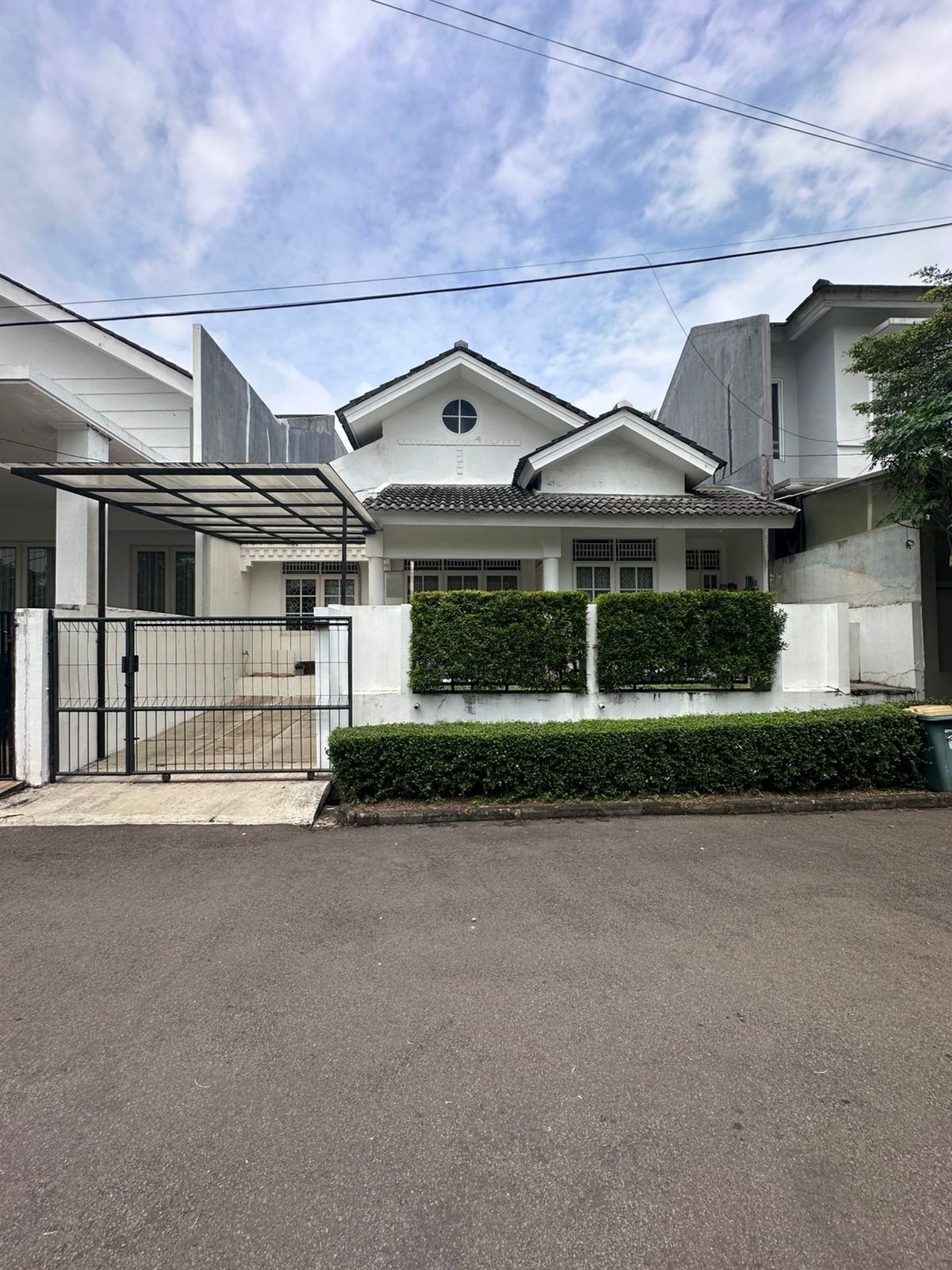 Rumah bagus, 2 lantai di Bintaro Sektor 9