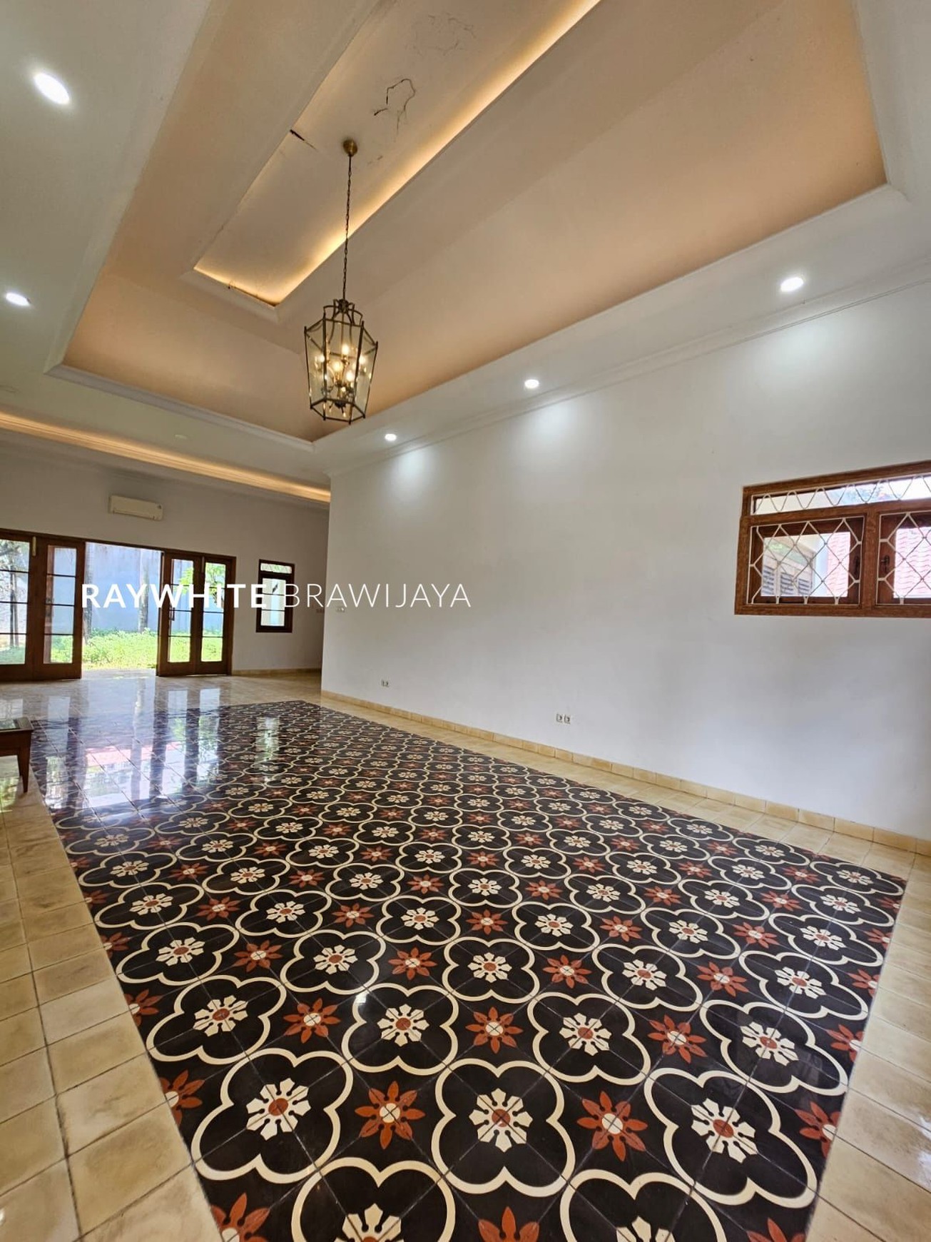 Rumah Siap Huni Bangunan 1,5 Lantai Area Wijaya Kebayoan Baru