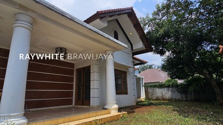 Rumah Siap Huni Bangunan 1,5 Lantai Area Wijaya Kebayoan Baru