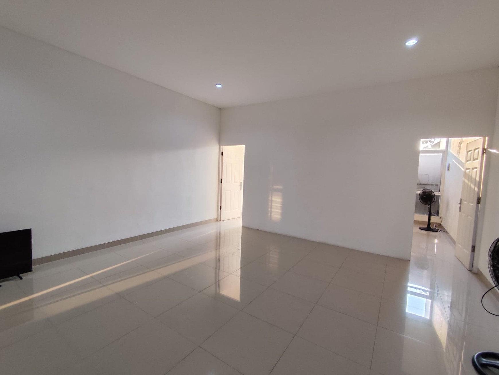 Disewakan Ruko semi Furnish Strategis Lokasi Jalan Kabupaten Sendangadi, Mlati, Sleman
