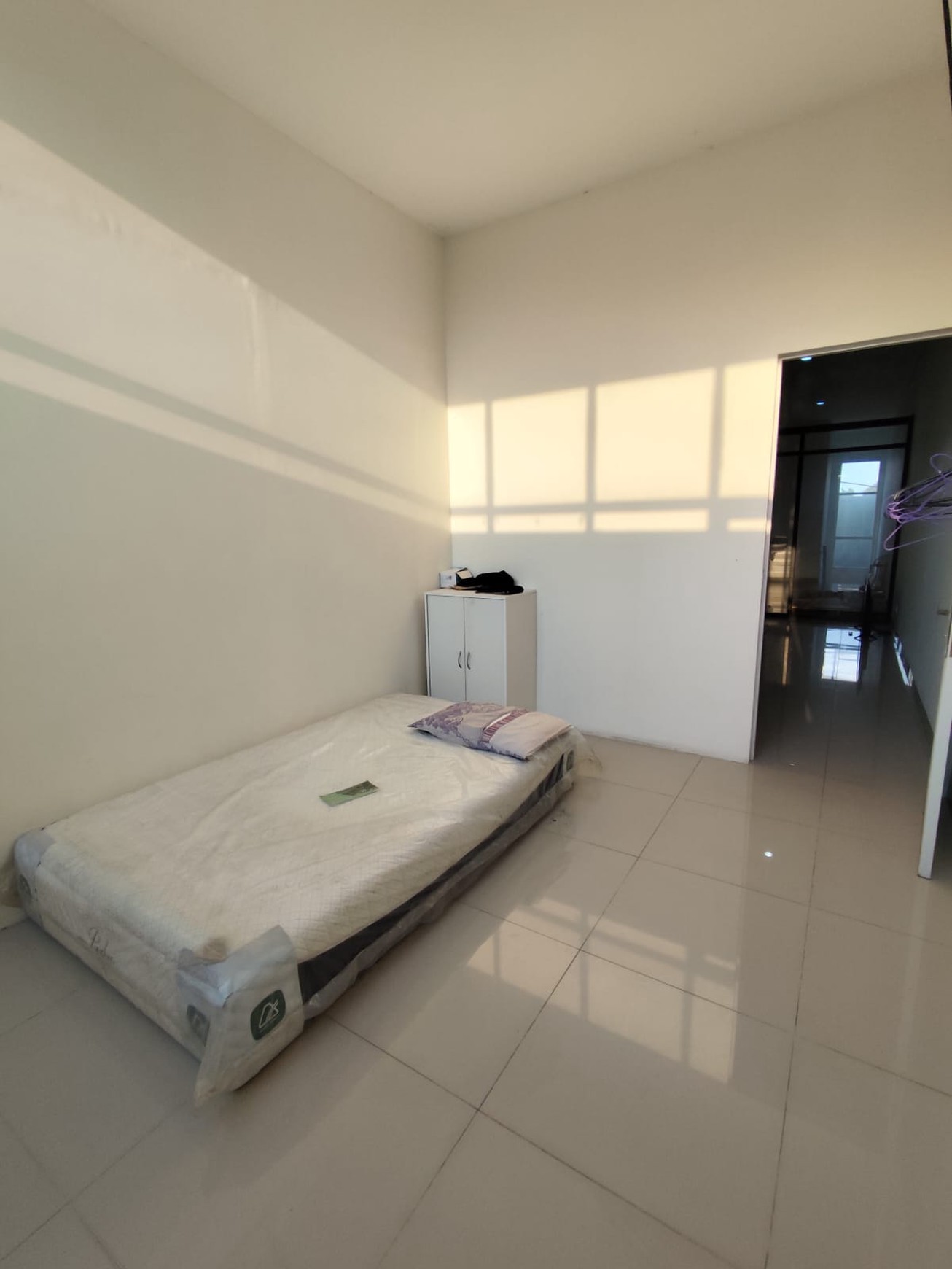 Disewakan Ruko semi Furnish Strategis Lokasi Jalan Kabupaten Sendangadi, Mlati, Sleman