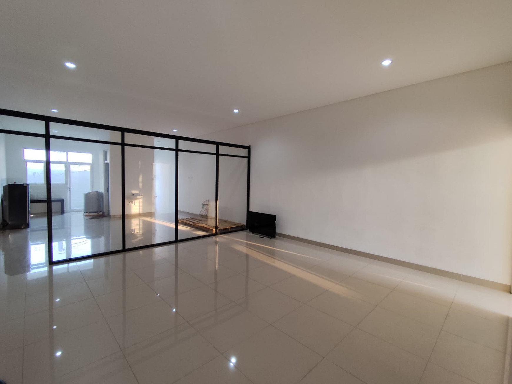 Disewakan Ruko semi Furnish Strategis Lokasi Jalan Kabupaten Sendangadi, Mlati, Sleman