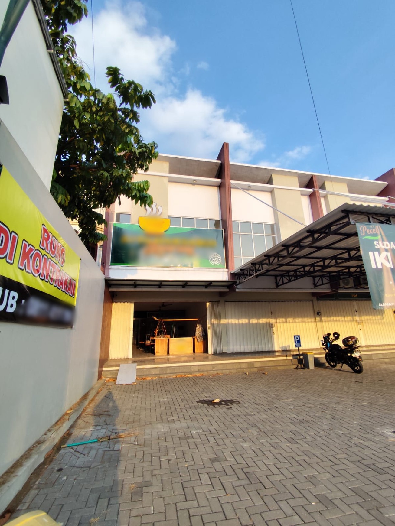 Disewakan Ruko semi Furnish Strategis Lokasi Jalan Kabupaten Sendangadi, Mlati, Sleman