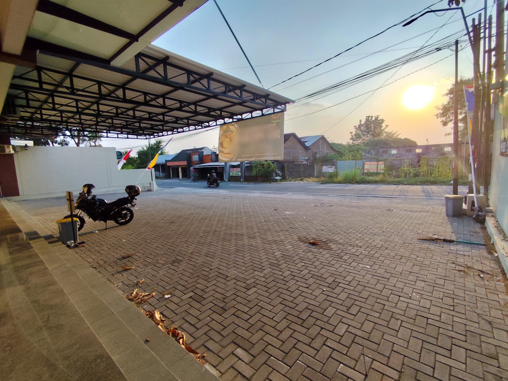 Disewakan Ruko semi Furnish Strategis Lokasi Jalan Kabupaten Sendangadi, Mlati, Sleman
