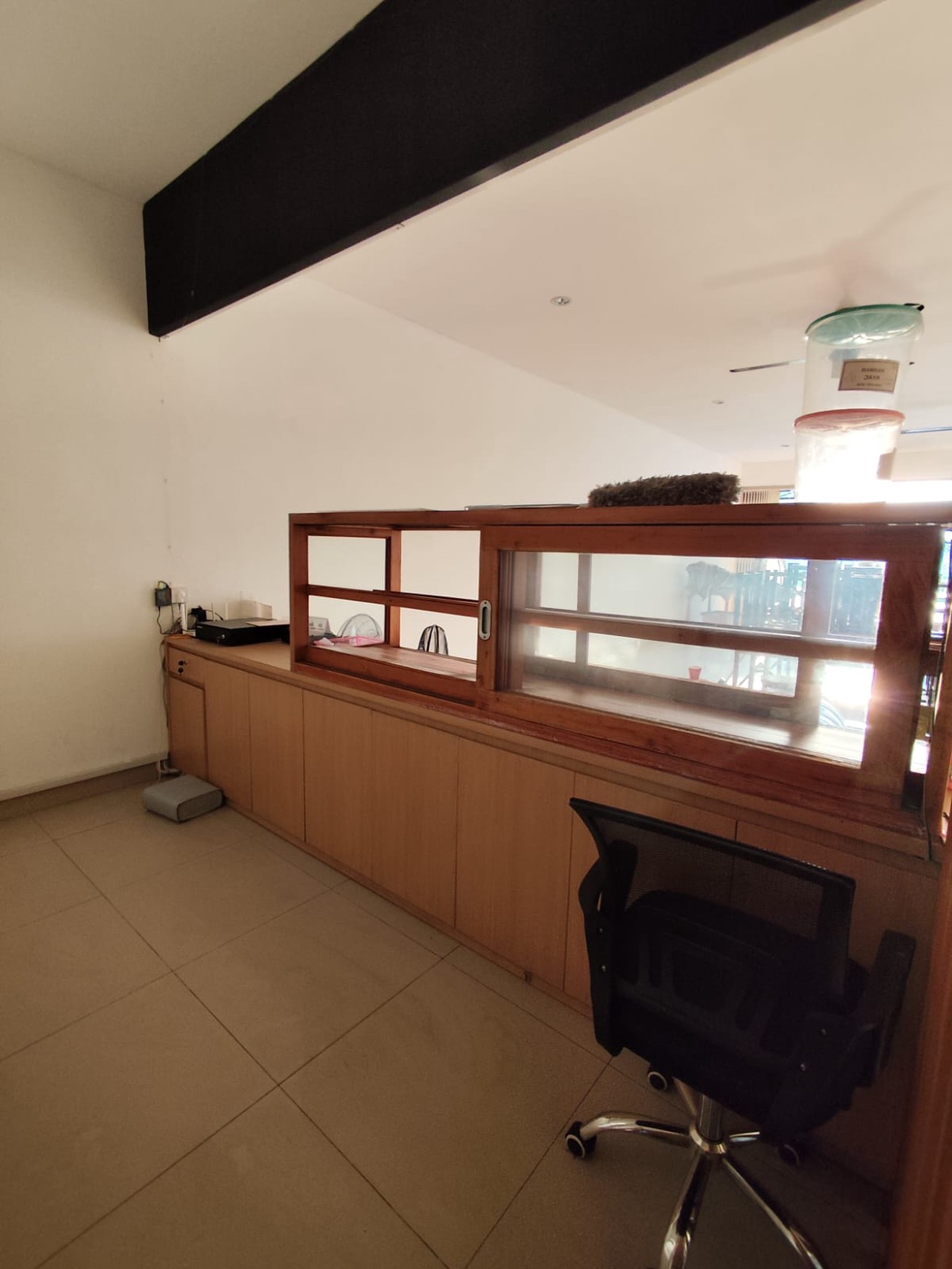 Disewakan Ruko semi Furnish Strategis Lokasi Jalan Kabupaten Sendangadi, Mlati, Sleman