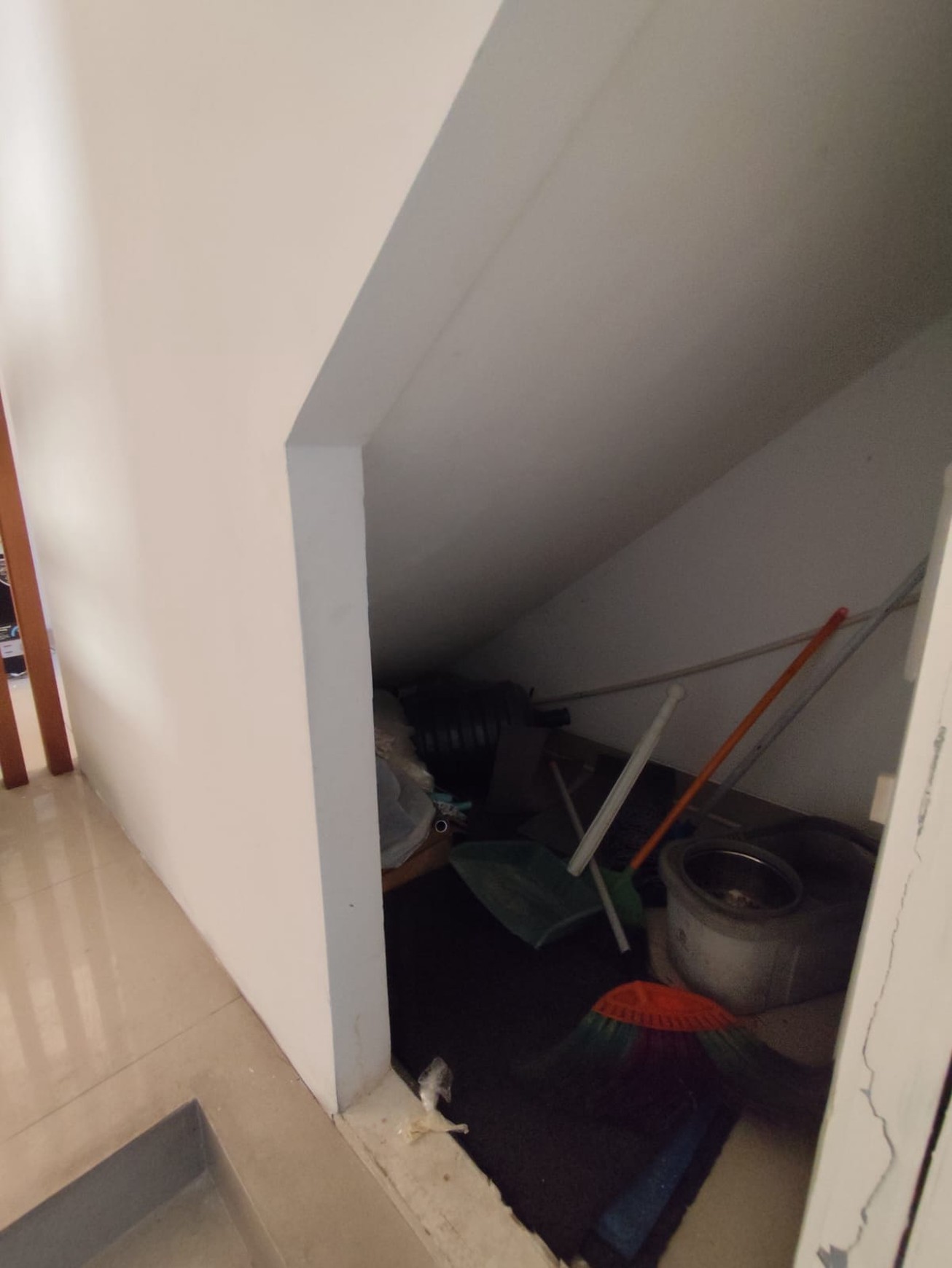 Disewakan Ruko semi Furnish Strategis Lokasi Jalan Kabupaten Sendangadi, Mlati, Sleman