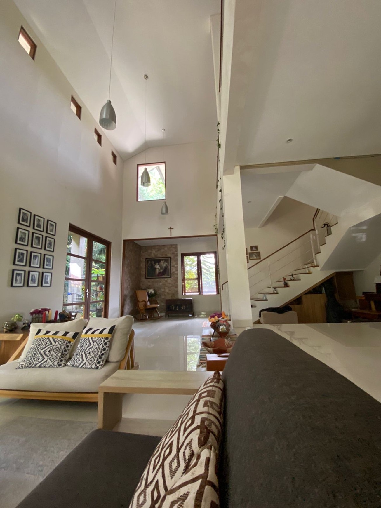 Villa Mewah di Bandung - Sersan Bajuri, Terawat, Siap huni