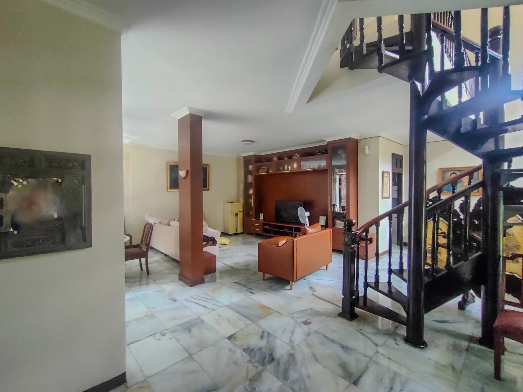 RUMAH HOMEY & STRATEGIS DI PEJATEN, DEKAT KEMANG, CILANDAK, TOL SIMATUPANG
