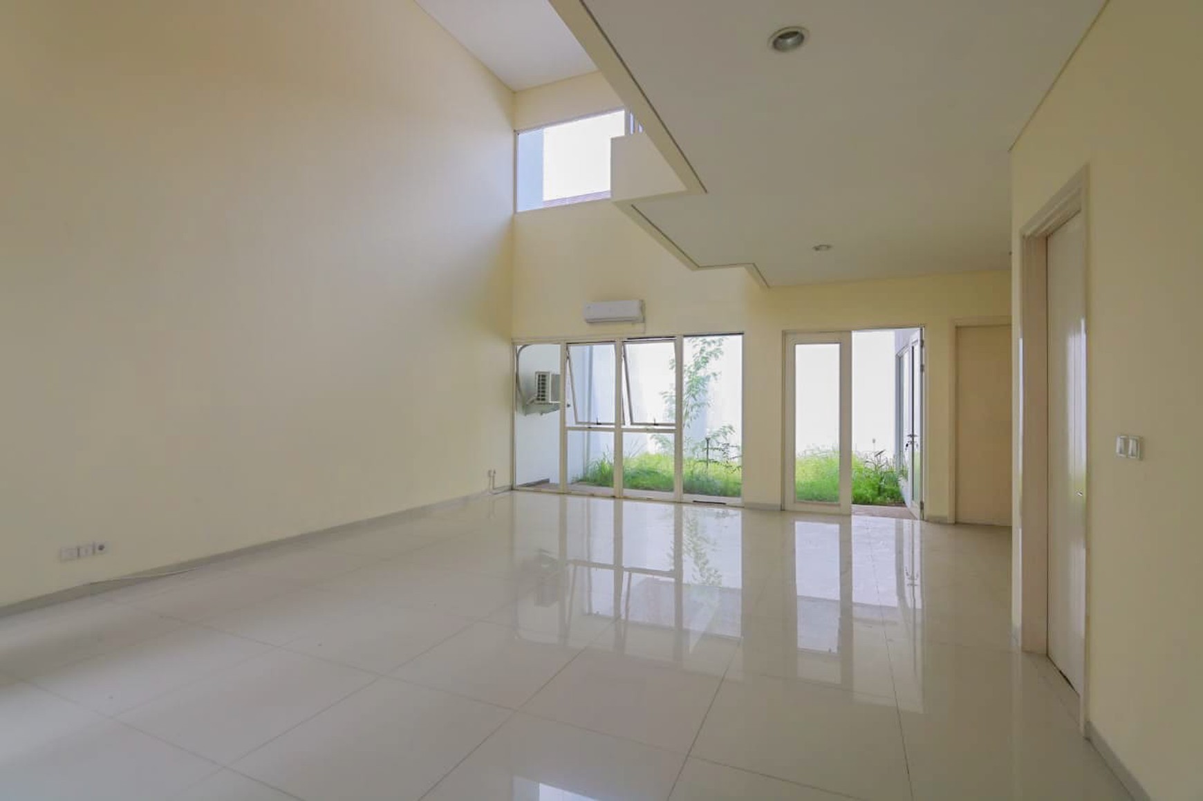RUMAH MEWAH NYAMAN SIAP HUNI DI SUTERA VICTORIA, ALAM SUTERA