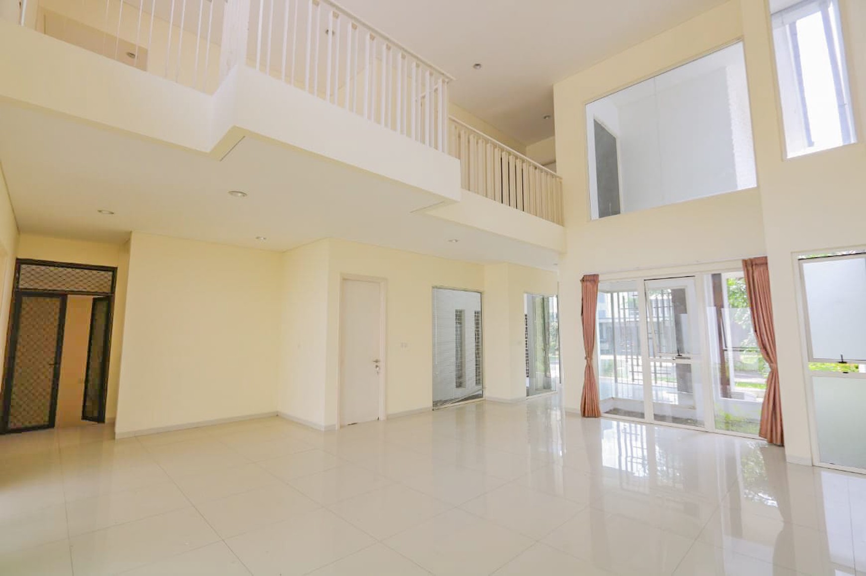 RUMAH MEWAH NYAMAN SIAP HUNI DI SUTERA VICTORIA, ALAM SUTERA