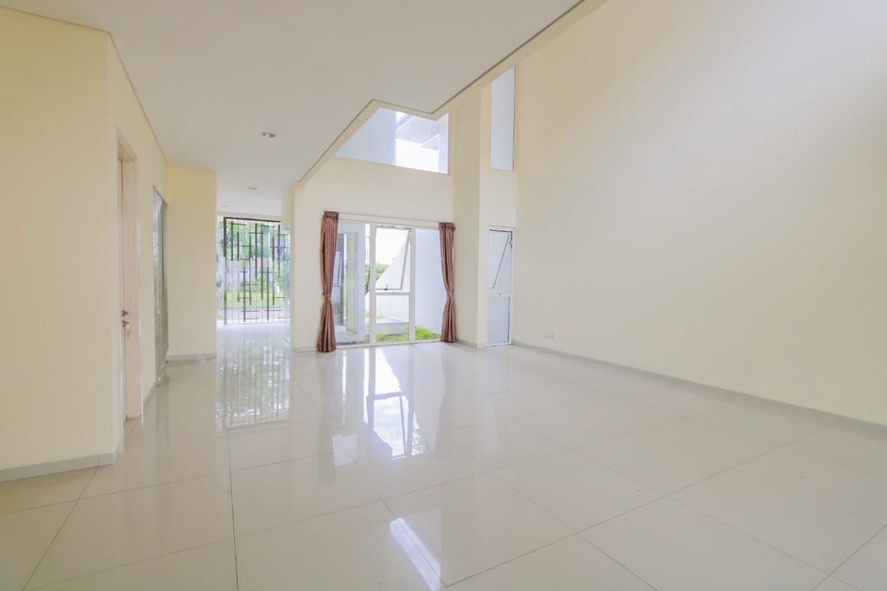 RUMAH MEWAH NYAMAN SIAP HUNI DI SUTERA VICTORIA, ALAM SUTERA