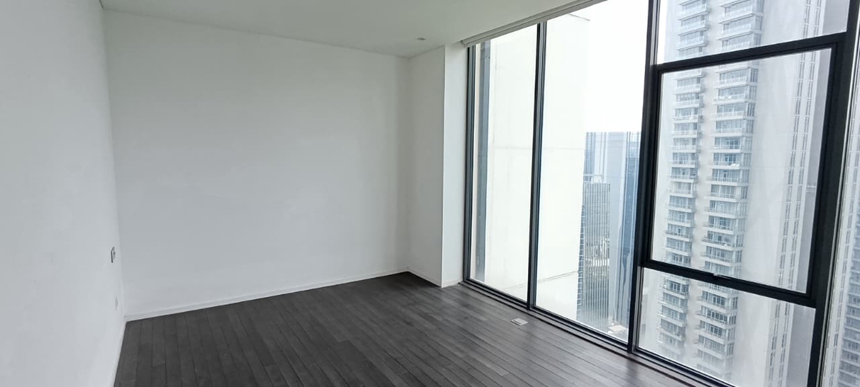 Apartemen Verde One East Tower Dijual - High Floor, 3BR, 217 m&#xb2;, Unfurnished