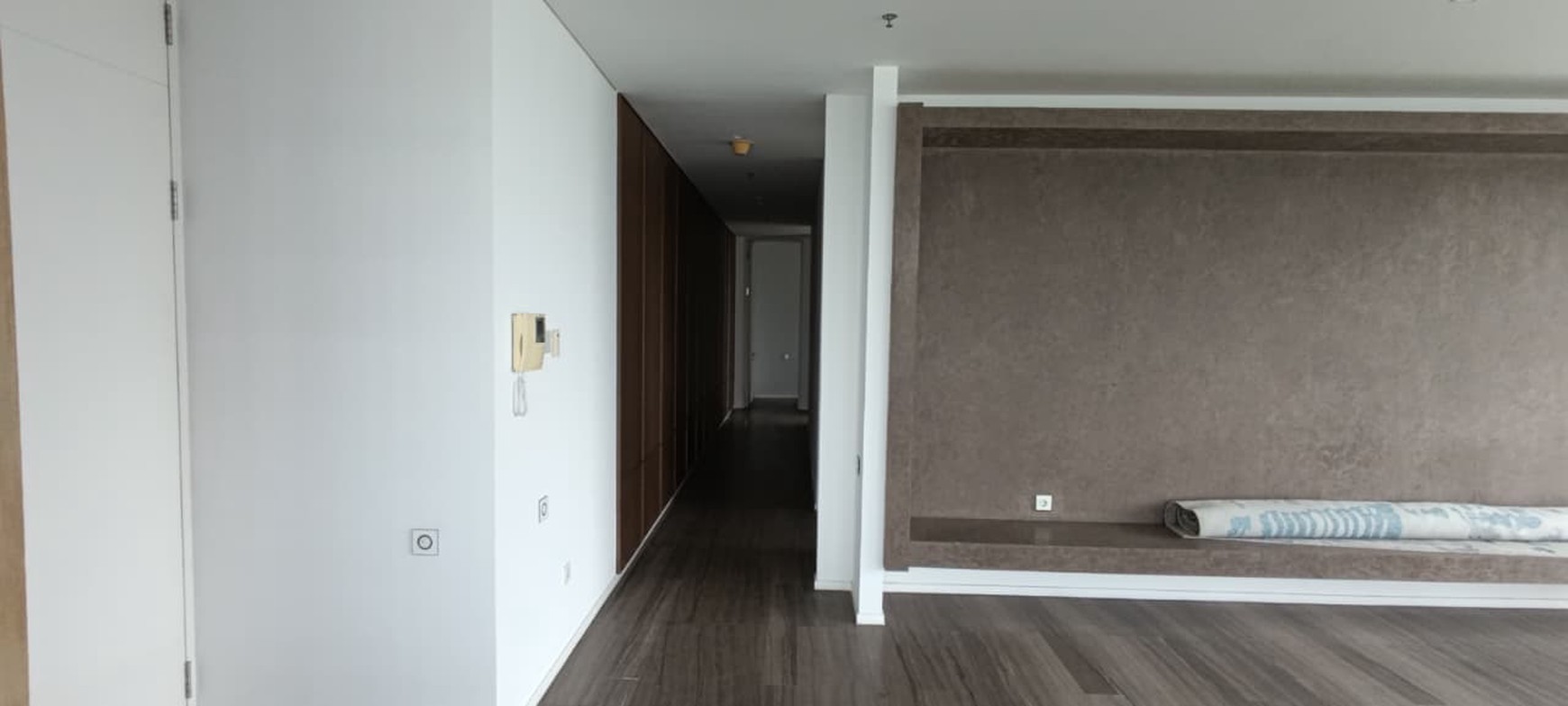 Apartemen Verde One East Tower Dijual - High Floor, 3BR, 217 m&#xb2;, Unfurnished