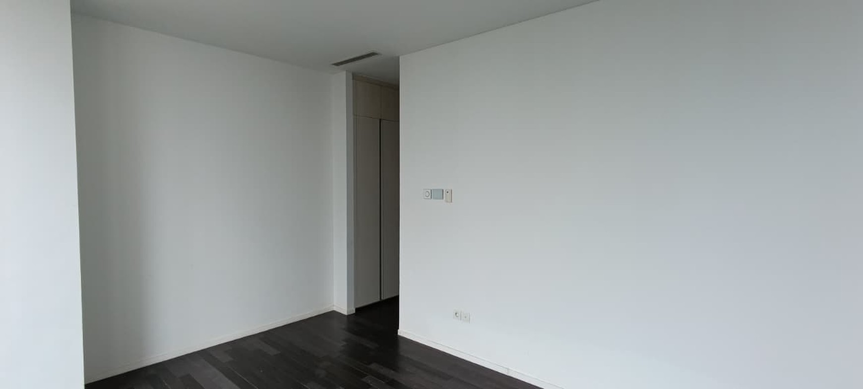 Apartemen Verde One East Tower Dijual - High Floor, 3BR, 217 m&#xb2;, Unfurnished
